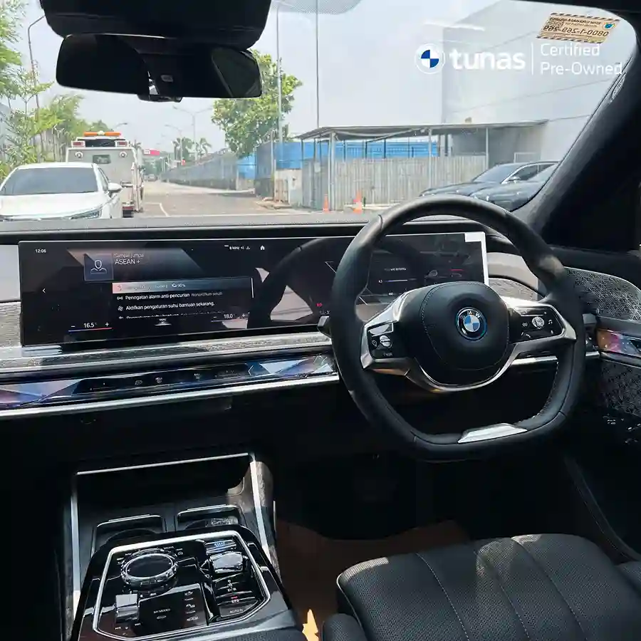 BMW i7 (EX-KTT ASEAN 2023)